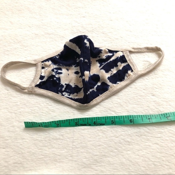 🔴 5 for $10 ONE Abstract Design Blue Cream Face Mask - Picture 4 of 7